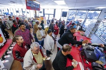 Người Mỹ phát sốt vì giải xổ số kỷ lục 800 triệu USD