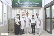 Người mẹ nghẹn ngào nhận hơn 374 triệu đồng bạn đọc giúp con gái đã khuất