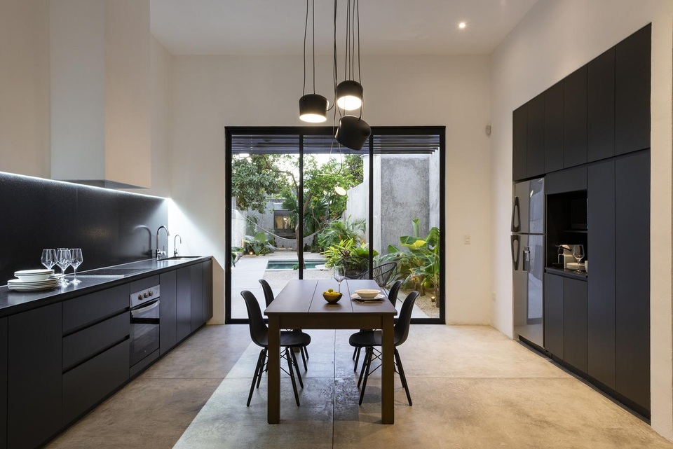 Căn biệt thự “như xây dở” vẫn đẹp lạ lùng nhờ cách bài trí ấn tượng - 5 Căn biệt thự “như xây dở” vẫn đẹp lạ lùng nhờ cách bài trí ấn tượng - 5