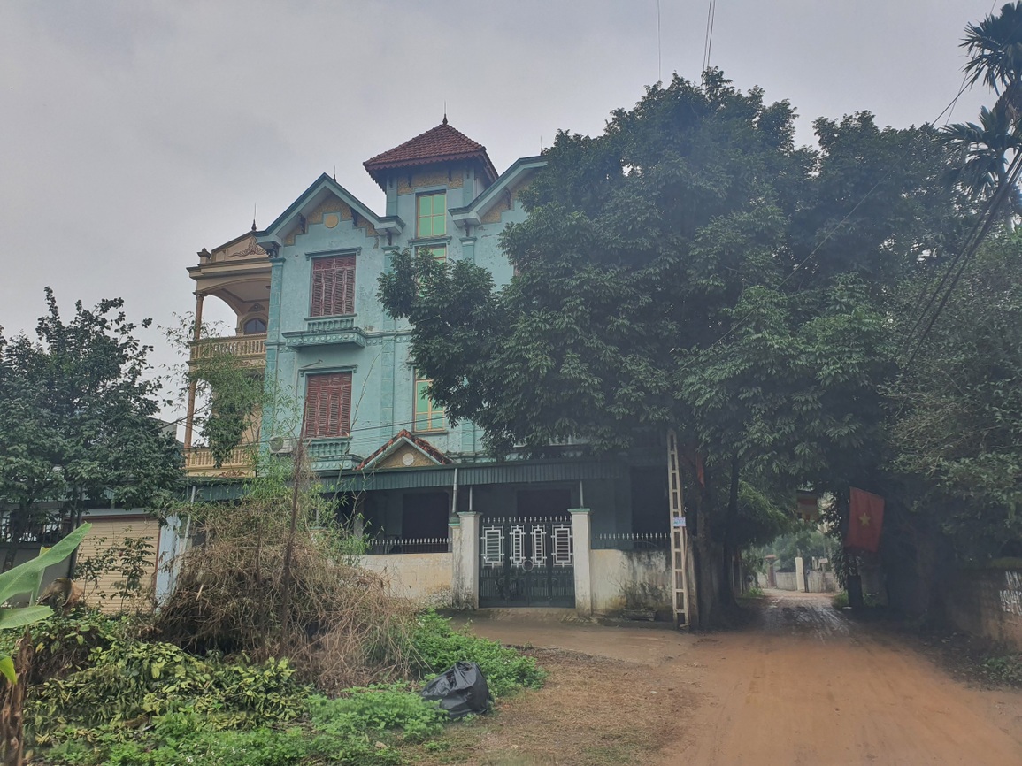Kẻ cắm đinh vào đầu bé 3 tuổi trong lời kể của những người quen biết - 2 Kẻ cắm đinh vào đầu bé 3 tuổi trong lời kể của những người quen biết - 2