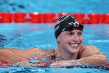 Nữ kình ngư Mỹ Katie Ledecky lập kỷ lục vĩ đại ở Olympic