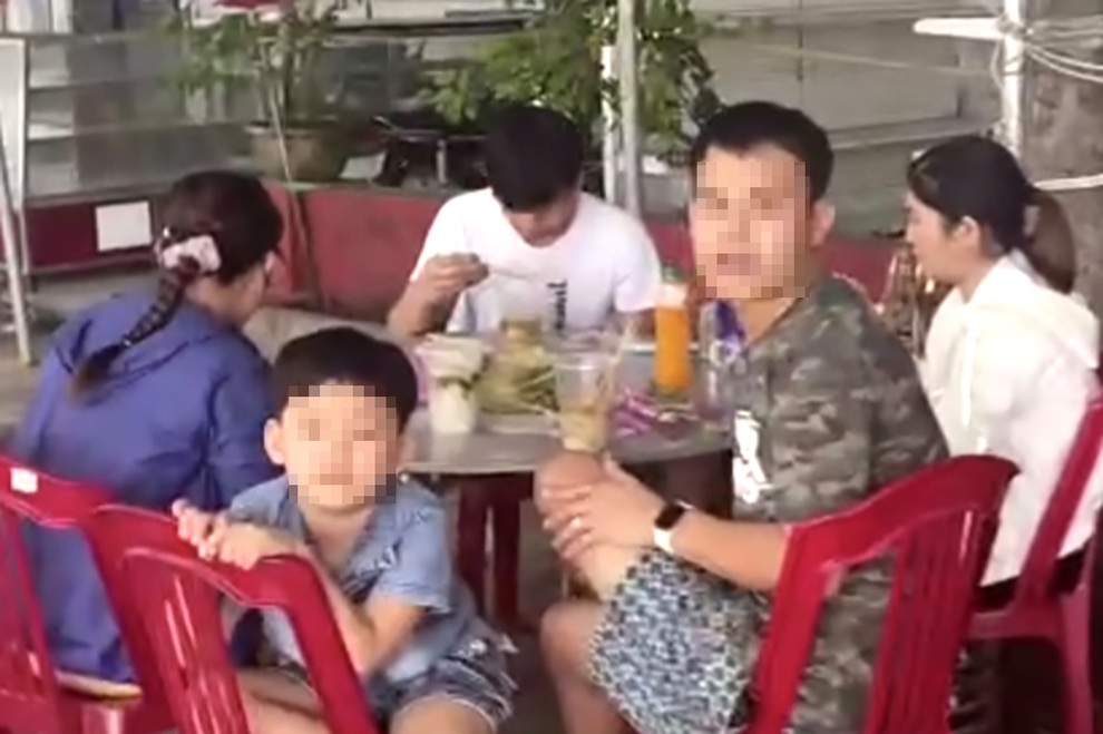 Vụ giấu 15 người trong thùng xe đông lạnh: Đầm đìa mồ hôi, không thở nổi! - 3 Vụ giấu 15 người trong thùng xe đông lạnh: Đầm đìa mồ hôi, không thở nổi! - 3