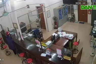 Hình ảnh toàn cảnh vụ cướp ngân hàng ở Hòa Bình