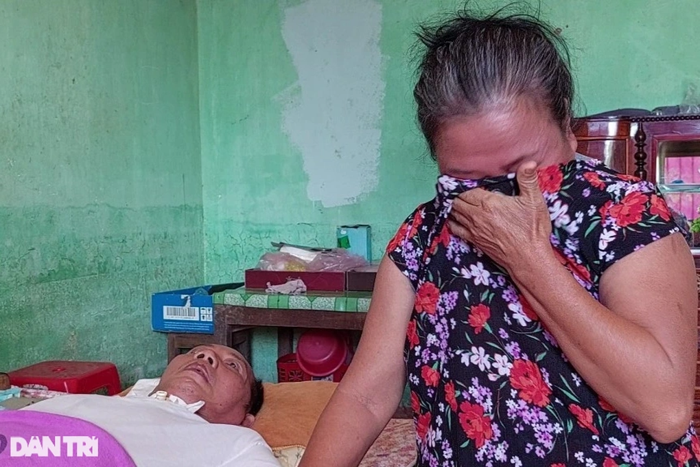 Chồng nằm liệt giường 10 năm, vợ vét cạn tài sản cứu chữa - 3 Chồng nằm liệt giường 10 năm, vợ vét cạn tài sản cứu chữa - 3