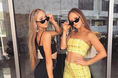 Cặp song sinh nóng bỏng và tài năng nhào lộn thiên bẩm