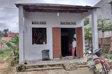 Nữ sinh nhảy cầu vì nghĩ mình ăn bám