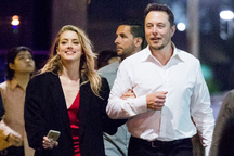 Tỷ phú Elon Musk nói gì về cuộc chiến giữa Johnny Depp với Amber Heard?