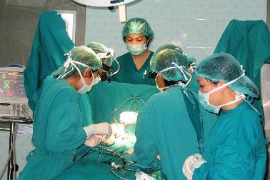 Bé gái 3 tuổi được phẫu thuật thành công bệnh tim hở 