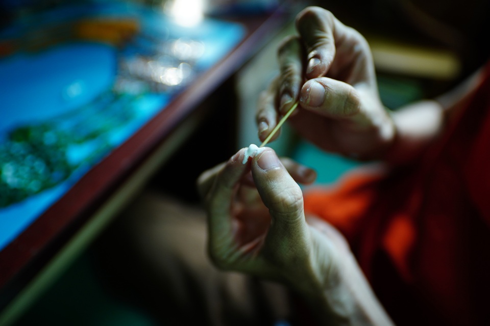 Chàng kỹ sư Hóa làm tranh cổ động chống dịch Covid-19 bằng nút áo - 2 Chàng kỹ sư Hóa làm tranh cổ động chống dịch Covid-19 bằng nút áo - 2