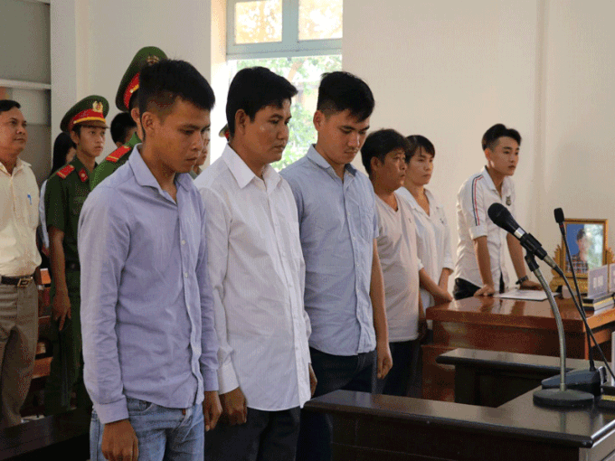 Tuyên án ba cựu quản giáo dùng nhục hình làm chết người - Ảnh 1. Tuyên án ba cựu quản giáo dùng nhục hình làm chết người - Ảnh 1.