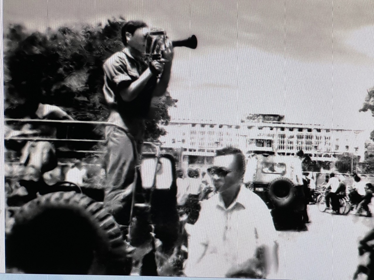 NSƯT Phạm Việt Tùng và câu chuyện sau các thước phim vô giá ngày 30/4/1975 - 2 NSƯT Phạm Việt Tùng và câu chuyện sau các thước phim vô giá ngày 30/4/1975 - 2