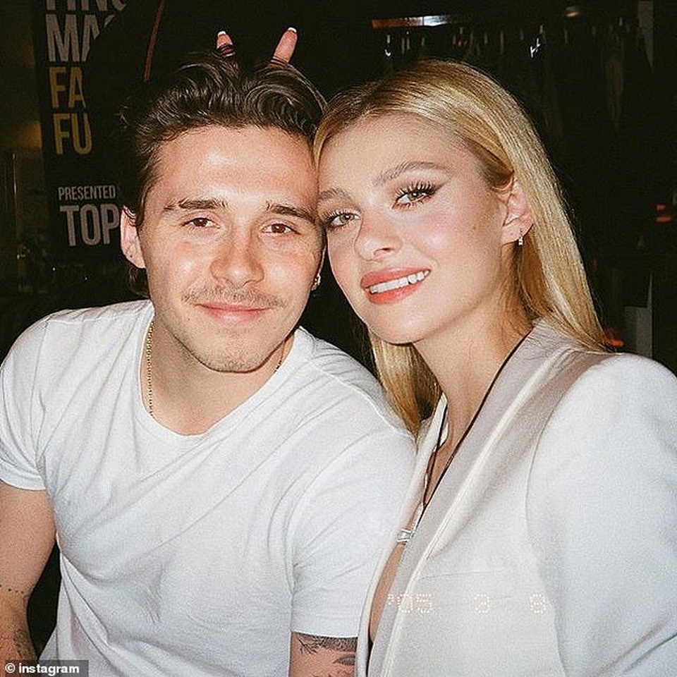 Brooklyn Beckham chuyển tới sống cùng bạn gái hơn tuổi - 2 Brooklyn Beckham chuyển tới sống cùng bạn gái hơn tuổi - 2