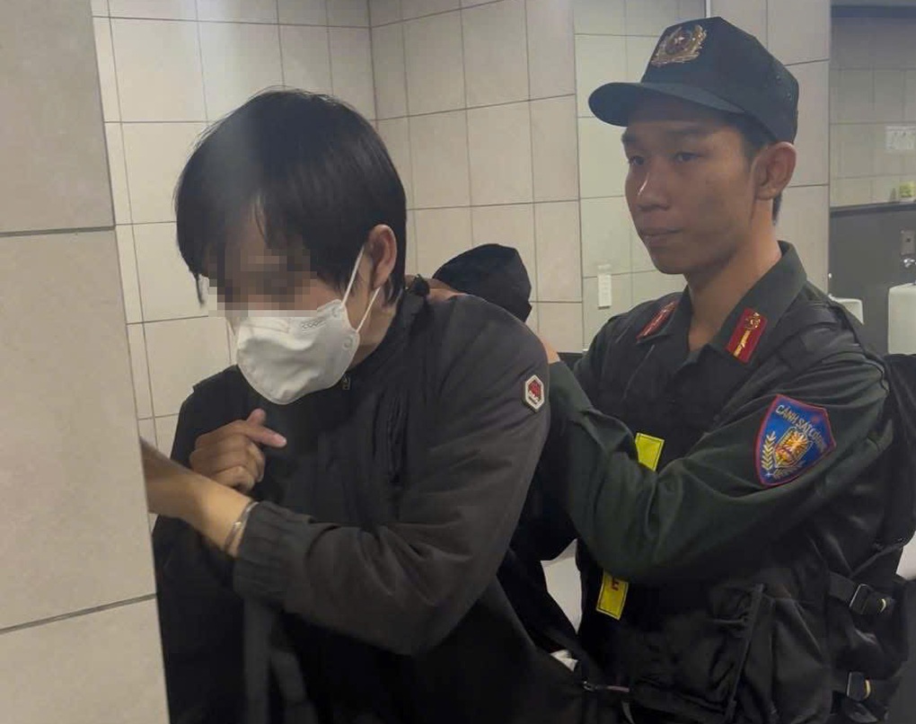 Hai cô gái phối hợp truy bắt kẻ biến thái trên metro ở TPHCM - 2 Hai cô gái phối hợp truy bắt kẻ biến thái trên metro ở TPHCM - 2