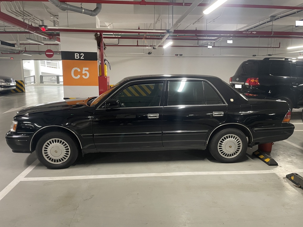 Toyota Crown 25 năm tuổi có giá đắt hơn Altis đời mới: Vang bóng một thời - 6 Toyota Crown 25 năm tuổi có giá đắt hơn Altis đời mới: Vang bóng một thời - 6