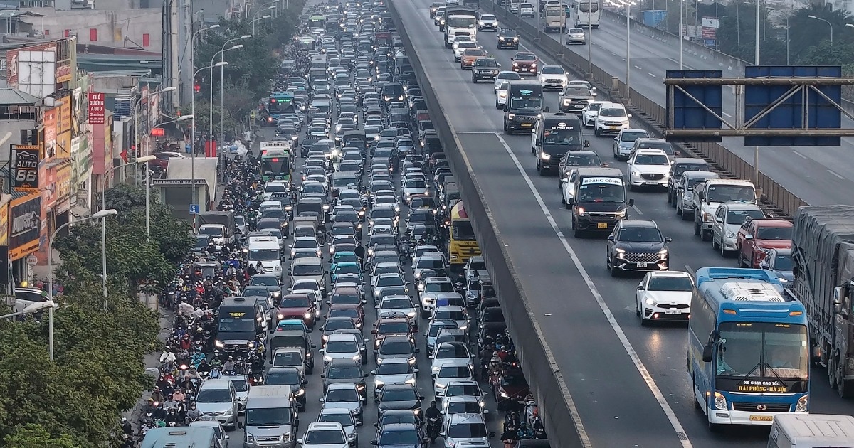 Bộ Xây dựng đề xuất áp tiêu chuẩn khí thải ô tô lưu hành theo khu vực