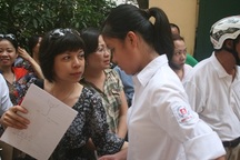 Đề Văn bất ngờ, thí sinh Hà Nội than khó 