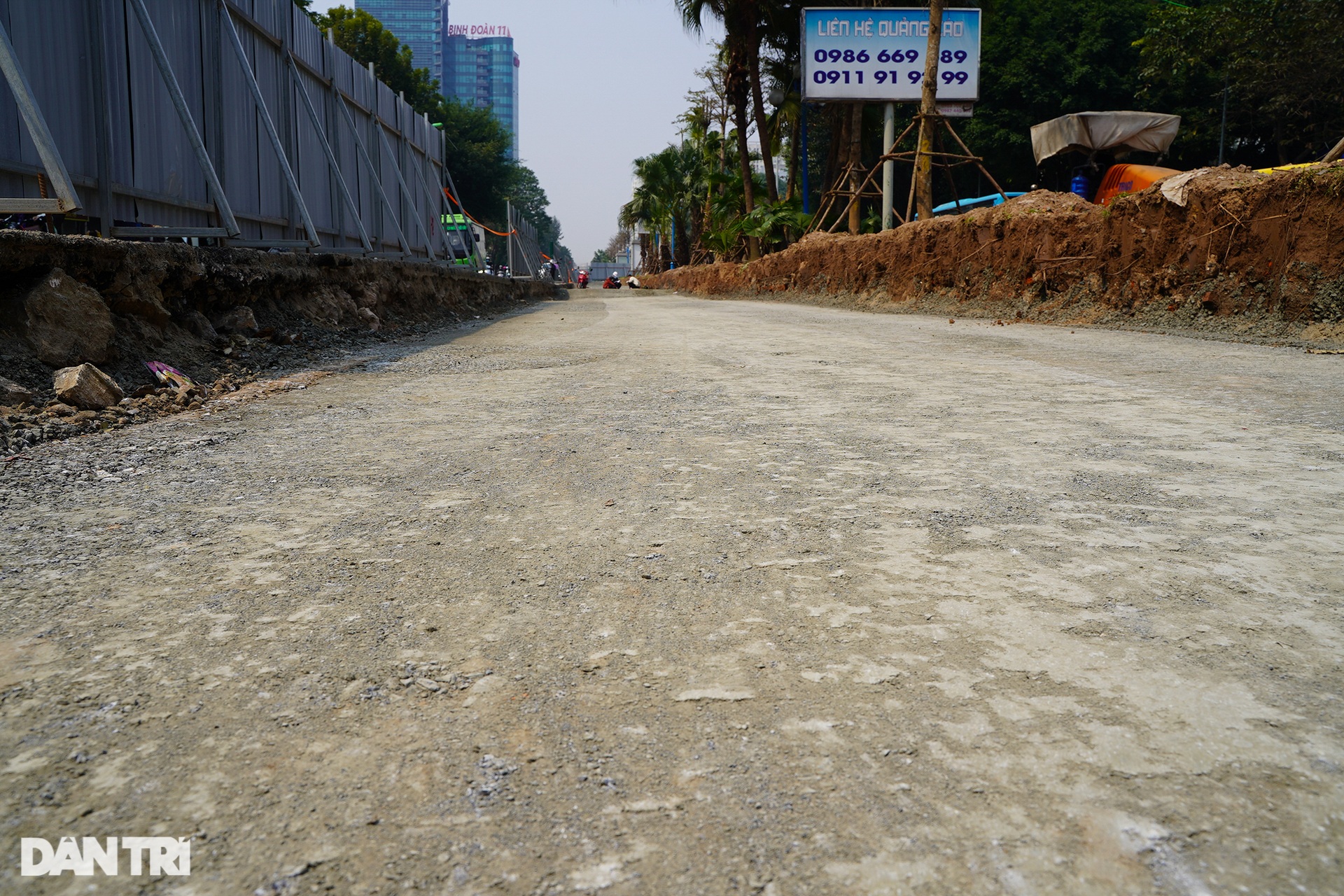 Xén dải phân cách, mở rộng đường tại điểm đen ùn tắc giao thông ở Hà Nội - 8 Xén dải phân cách, mở rộng đường tại điểm đen ùn tắc giao thông ở Hà Nội - 8