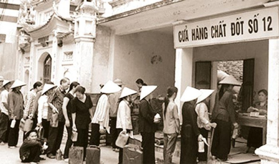 Hà Nội: Những chuyện củi lửa một thời gian khó - 1 Hà Nội: Những chuyện củi lửa một thời gian khó - 1