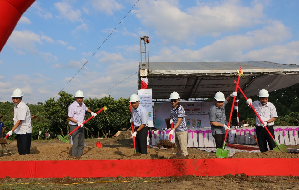 Gấp rút hoàn thiện phòng học Dân trí tại “khu dân cư 8 không” - 11