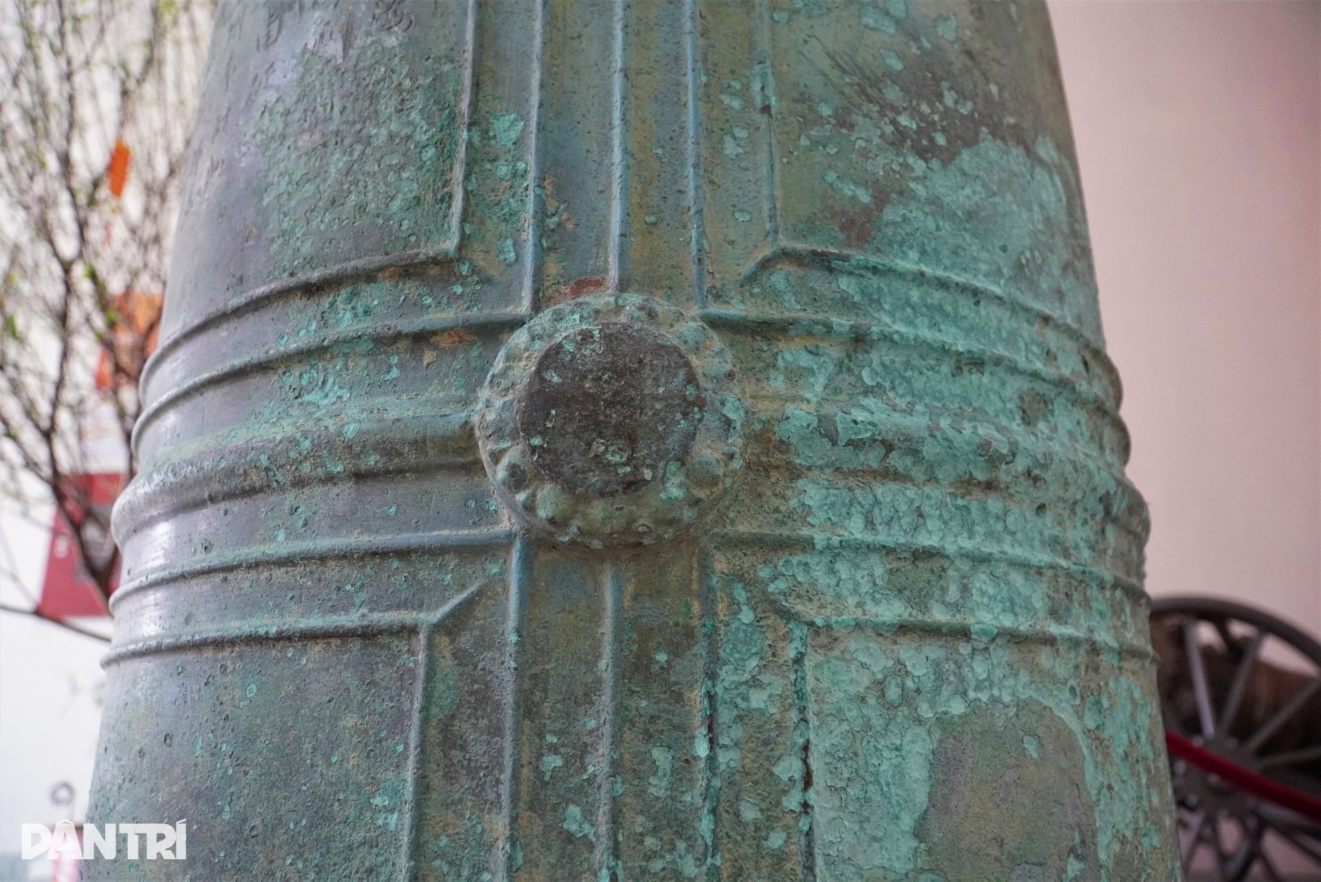 Quả chuông hiếm bằng đồng, hơn 600 tuổi được công nhận bảo vật quốc gia - 7 Quả chuông hiếm bằng đồng, hơn 600 tuổi được công nhận bảo vật quốc gia - 7