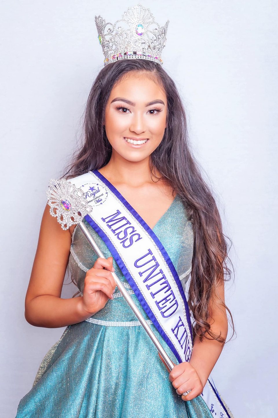 Nữ sinh gốc Việt đăng quang Hoa khôi tuổi teen tại Anh - 3 Nữ sinh gốc Việt đăng quang Hoa khôi tuổi teen tại Anh - 3