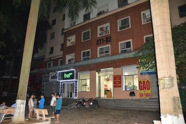 Bé gái 6 tuổi rơi từ ban công tầng 14 khi đang ở nhà một mình