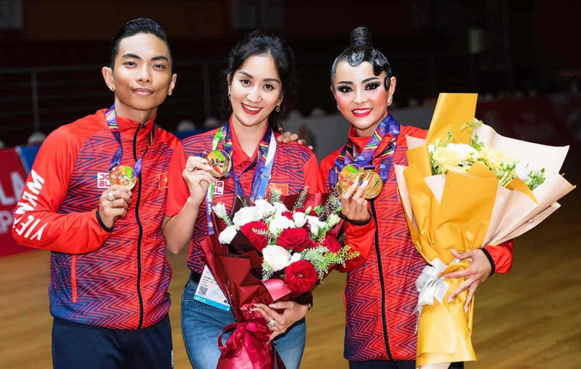 Khánh Thi, Phan Hiển sắp làm đám cưới sau hơn một thập kỷ chung sống - 2 Khánh Thi, Phan Hiển sắp làm đám cưới sau hơn một thập kỷ chung sống - 2