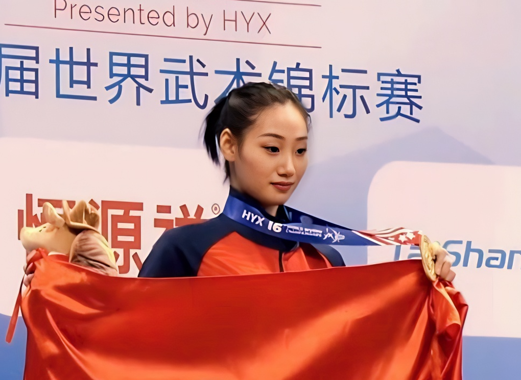 Nhan sắc cô gái SN 2004, giành hai huy chương vàng wushu thế giới - 2 Nhan sắc cô gái SN 2004, giành hai huy chương vàng wushu thế giới - 2
