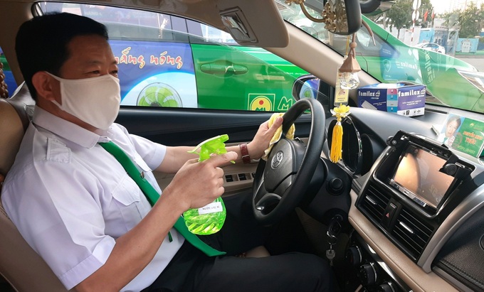 200 xe taxi Mai Linh được hoạt động trở lại để phục vụ nhu cầu vận chuyển thiết yếu của người dân TP.HCM - Ảnh 1.