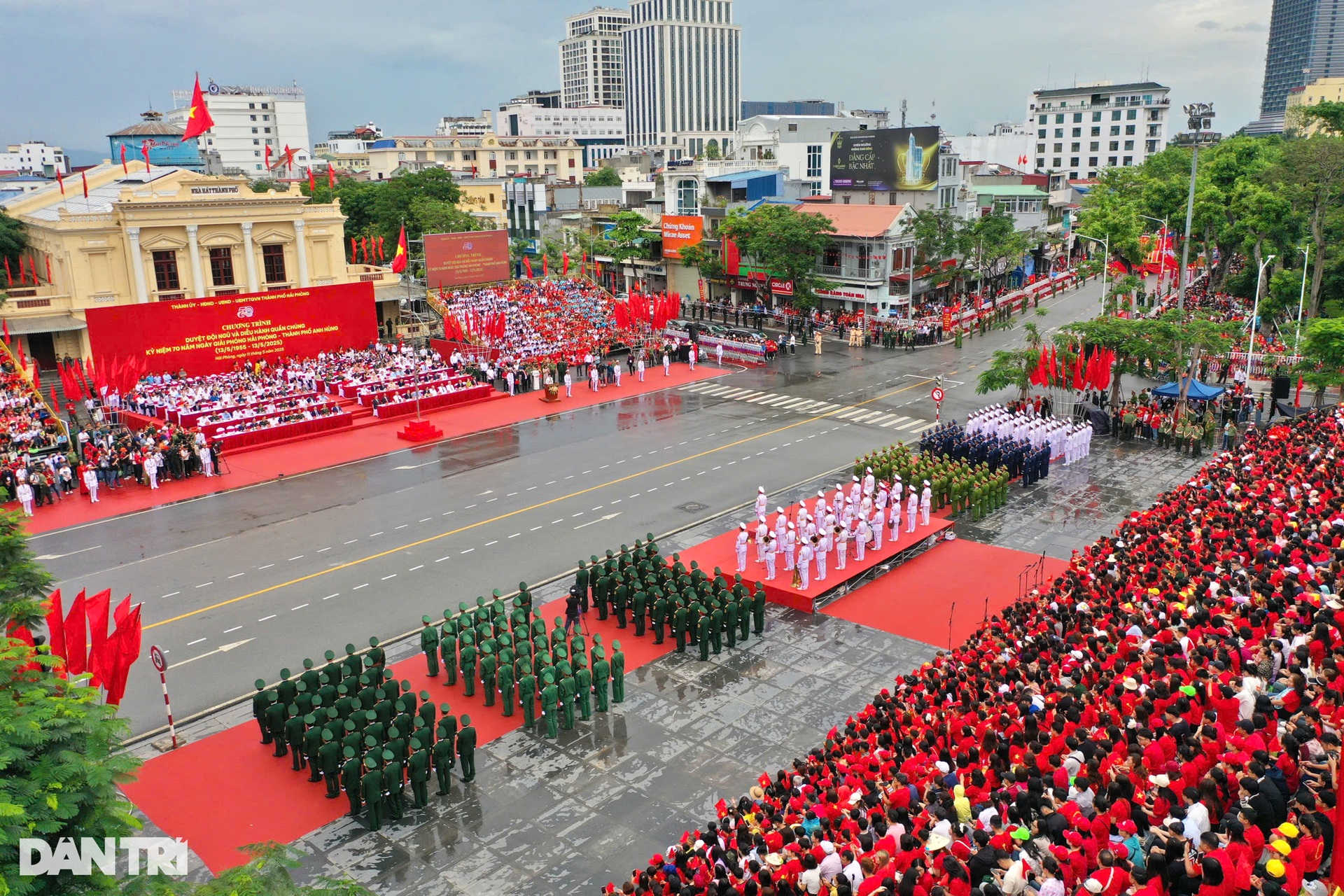 Ngắm dàn siêu mô tô trong lễ diễu hành kỷ niệm 70 năm Giải phóng Hải Phòng - 1 Ngắm dàn siêu mô tô trong lễ diễu hành kỷ niệm 70 năm Giải phóng Hải Phòng - 1