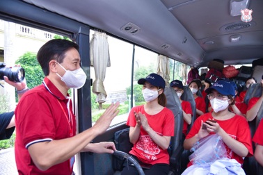 40 giảng viên, sinh viên Đại học Y Hà Nội tình nguyện chi viện Bắc Ninh
