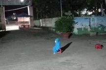 Xót lòng hình ảnh những em bé trong đêm phải vào khu cách ly Covid-19