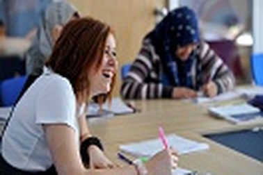 Thi học bổng A-level trường Ashbourne Independent College