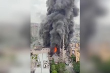 Cháy tòa nhà 14 tầng ở Trung Quốc, 16 người thiệt mạng