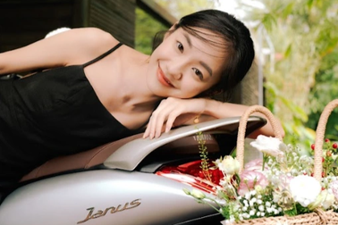 Dàn hot girl Việt đồng loạt khoe "phụ kiện" đẹp - độc - đỉnh dạo phố