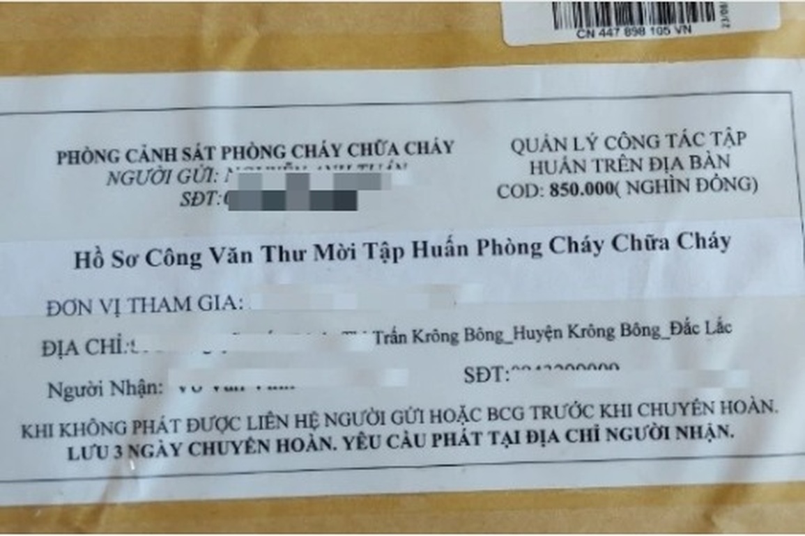 Giả danh Cảnh sát PCCC lừa bán tài liệu cho cơ quan, trường học - 1 Giả danh Cảnh sát PCCC lừa bán tài liệu cho cơ quan, trường học - 1