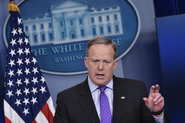 Quan chức Nhà Trắng xin lỗi vì “vạ miệng”