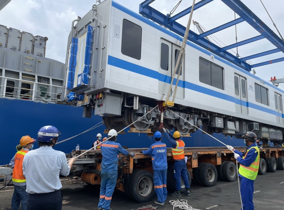 TPHCM: Thêm 2 đoàn tàu tuyến Metro số 1 cập cảng Khánh Hội - 5 TPHCM: Thêm 2 đoàn tàu tuyến Metro số 1 cập cảng Khánh Hội - 5