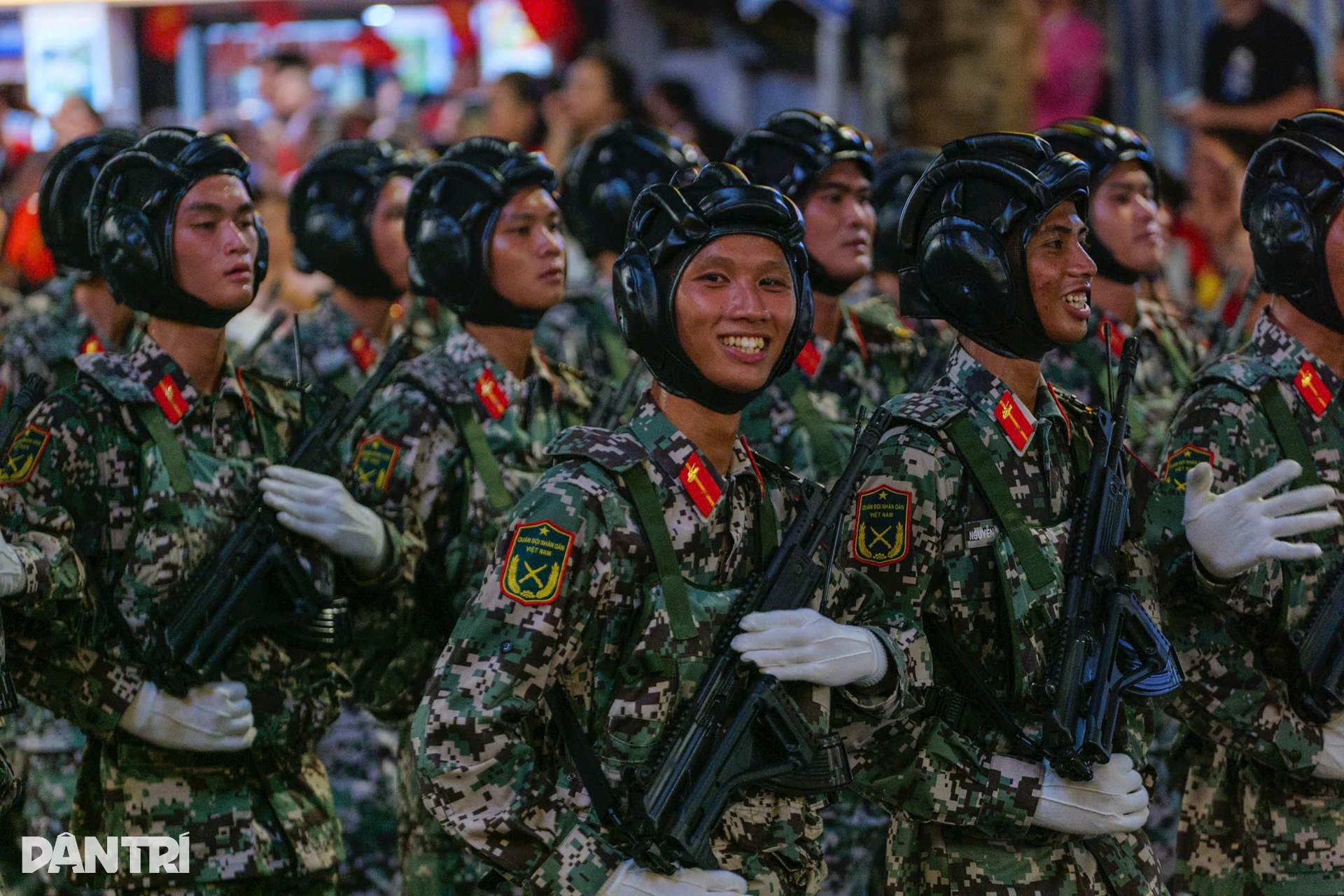 Khí thế hào hùng buổi tổng hợp luyện lần 2 trên Quảng trường Ba Đình - 32 Khí thế hào hùng buổi tổng hợp luyện lần 2 trên Quảng trường Ba Đình - 32