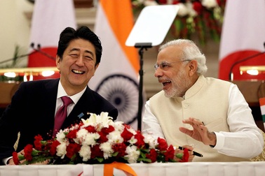 Nhật - Ấn ký hàng loạt hợp đồng  thương mại và quân sự