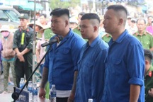 Nhóm ép khách mua 3 cây nhang 1,6 triệu đồng ở miếu Bà Chúa Xứ phải ngồi tù