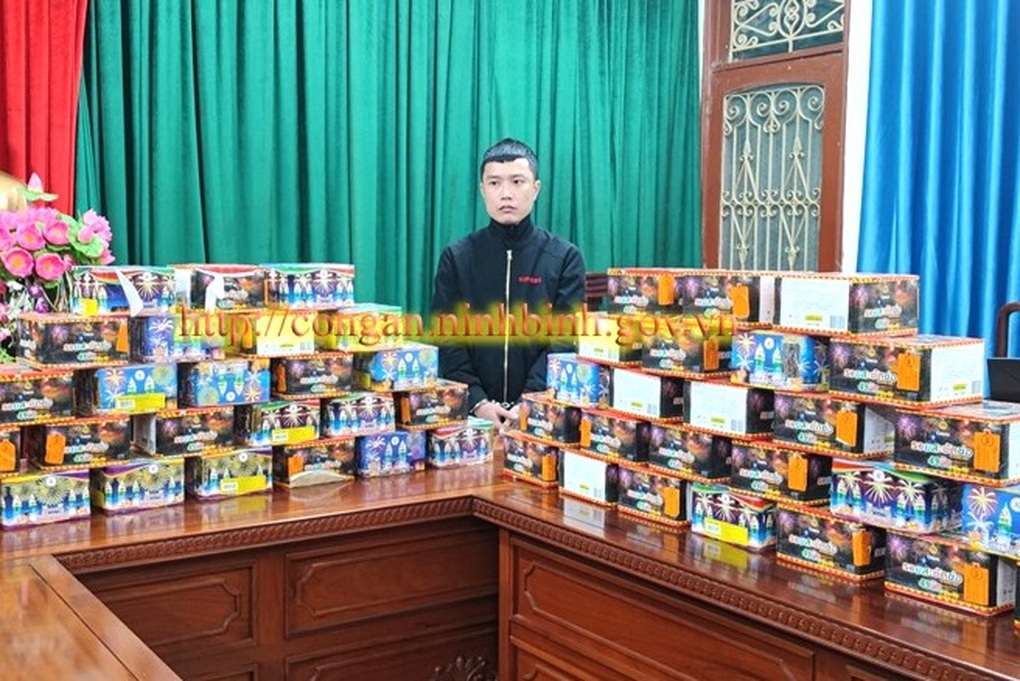 Phát hiện nhiều học sinh tàng trữ, chế tạo pháo nổ - 2 Phát hiện nhiều học sinh tàng trữ, chế tạo pháo nổ - 2