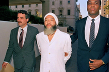 Những vụ giết người tàn bạo của giáo phái chiêu mộ người da màu