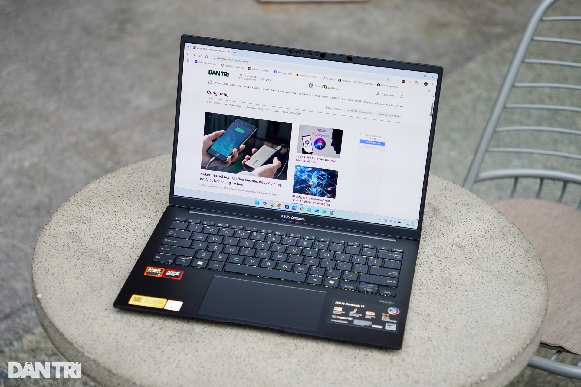 Đánh giá Asus Zenbook 14: Mỏng nhẹ, hiệu năng vừa phải - 21 Đánh giá Asus Zenbook 14: Mỏng nhẹ, hiệu năng vừa phải - 21