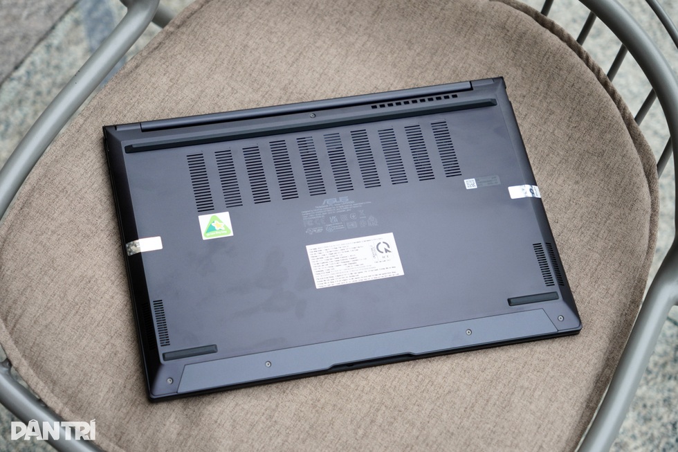 Đánh giá Asus Zenbook 14: Mỏng nhẹ, hiệu năng vừa phải - 19 Đánh giá Asus Zenbook 14: Mỏng nhẹ, hiệu năng vừa phải - 19