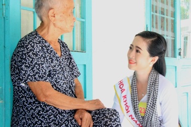 Người đẹp Hoa khôi Nam Bộ 2017 tham gia thiện nguyện ở Vũng Tàu
