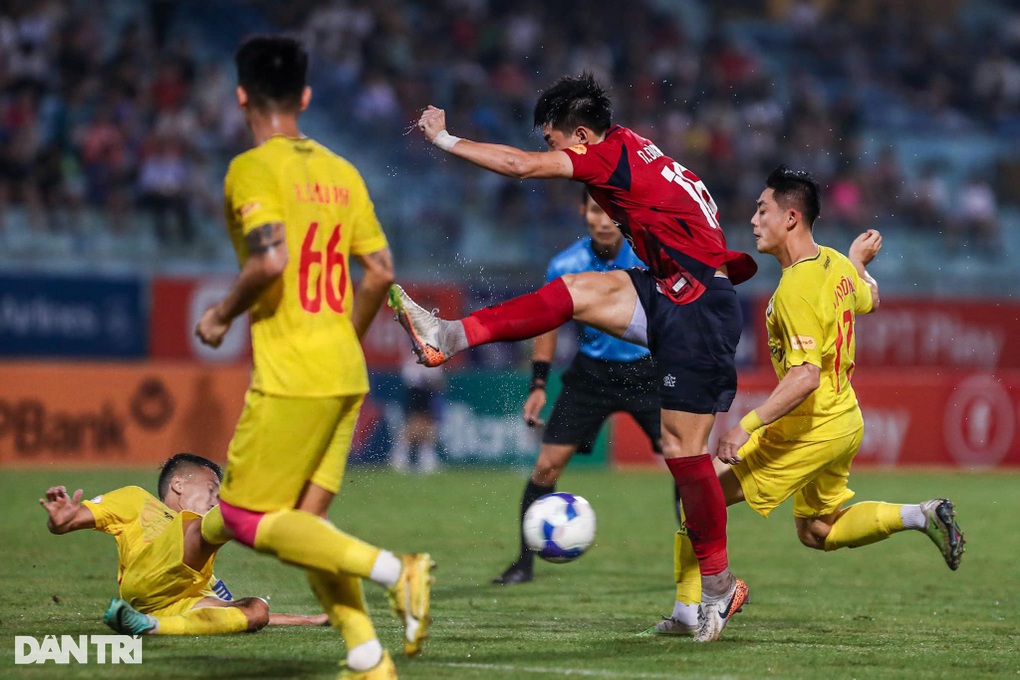 CLB Công an Hà Nội thua Thanh Hóa ngày thủ môn Nguyễn Filip mắc sai lầm - 6 CLB Công an Hà Nội thua Thanh Hóa ngày thủ môn Nguyễn Filip mắc sai lầm - 6