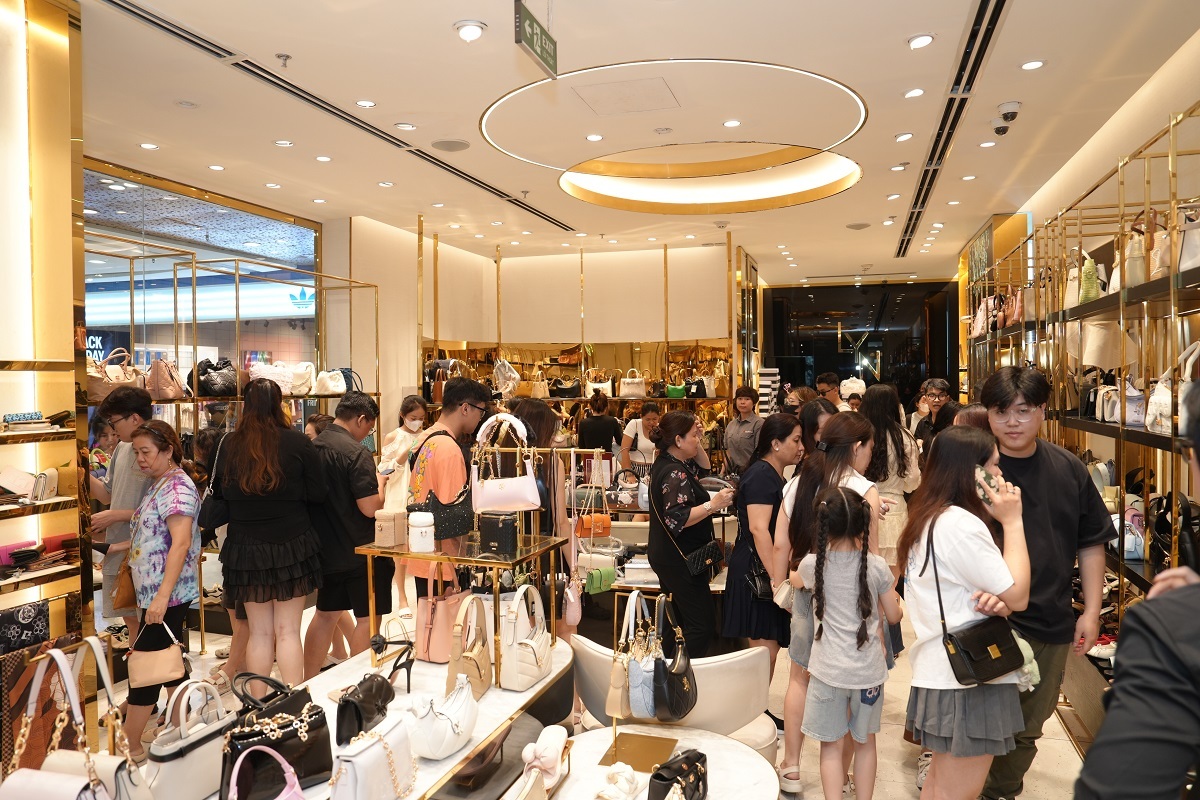 ব্ল্যাক ফ্রাইডেতে ভিনকম - ১ এর সাথে ডিল খুঁজুন এবং আপনার মনের মতো কেনাকাটা করুন Săn ưu đãi, mua sắm thỏa sức dịp Black Friday cùng Vincom - 1