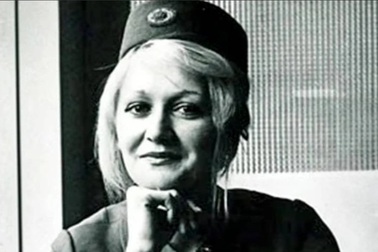 Hy hữu: Nữ tiếp viên thoát chết kỳ diệu khi máy bay rơi từ độ cao 10.000m