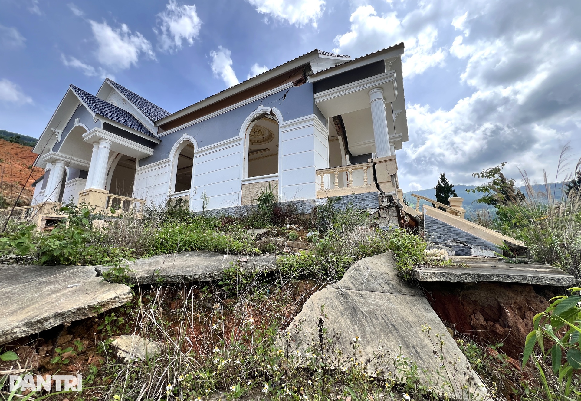 Hồ chứa nước trăm tỷ ở Lâm Đồng nứt vỡ, nguy cơ tiền mất, công trình nát - 8 Hồ chứa nước trăm tỷ ở Lâm Đồng nứt vỡ, nguy cơ tiền mất, công trình nát - 8